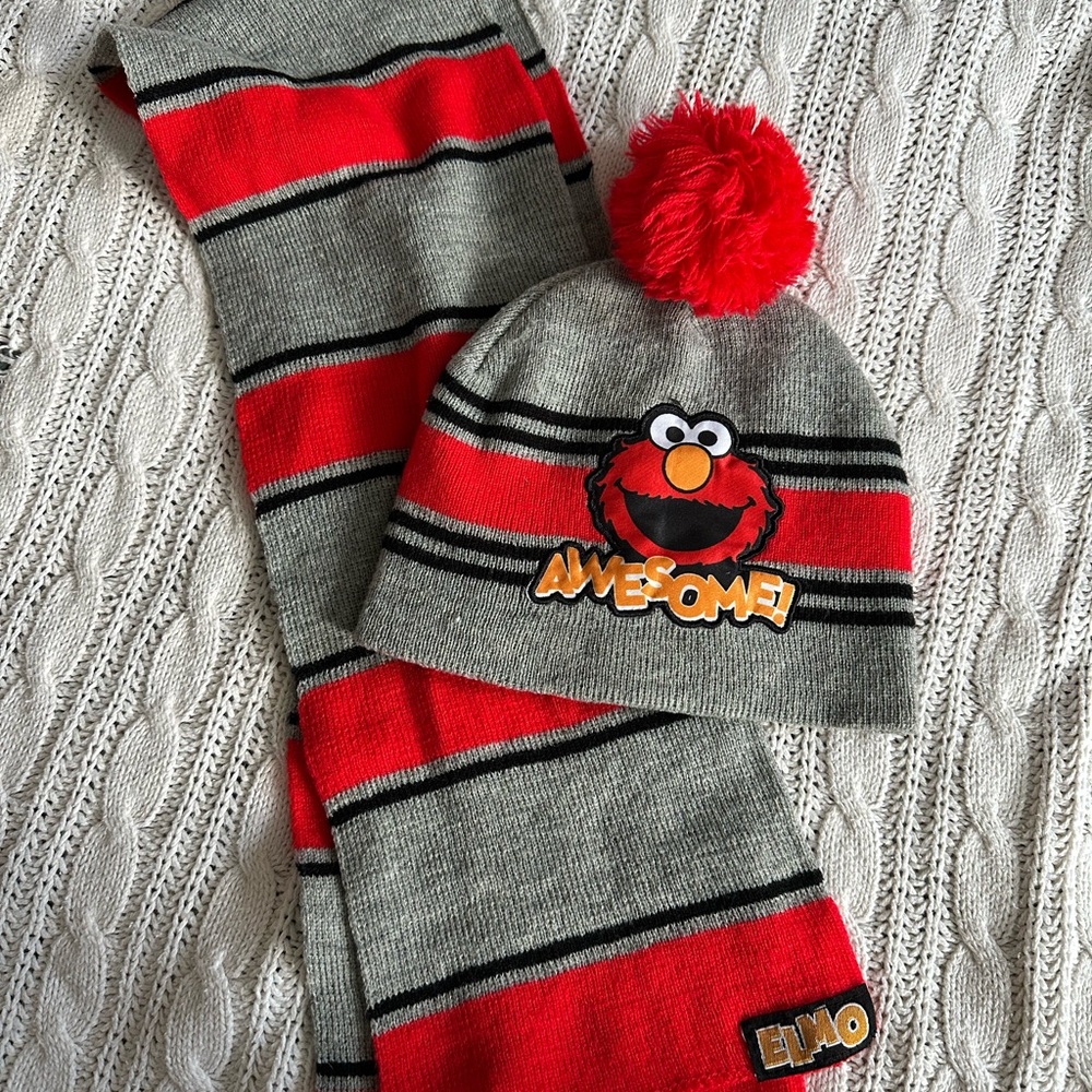 Sesame Street Elmo Striped Knit Hat & Scarf Set - Gray & Red
